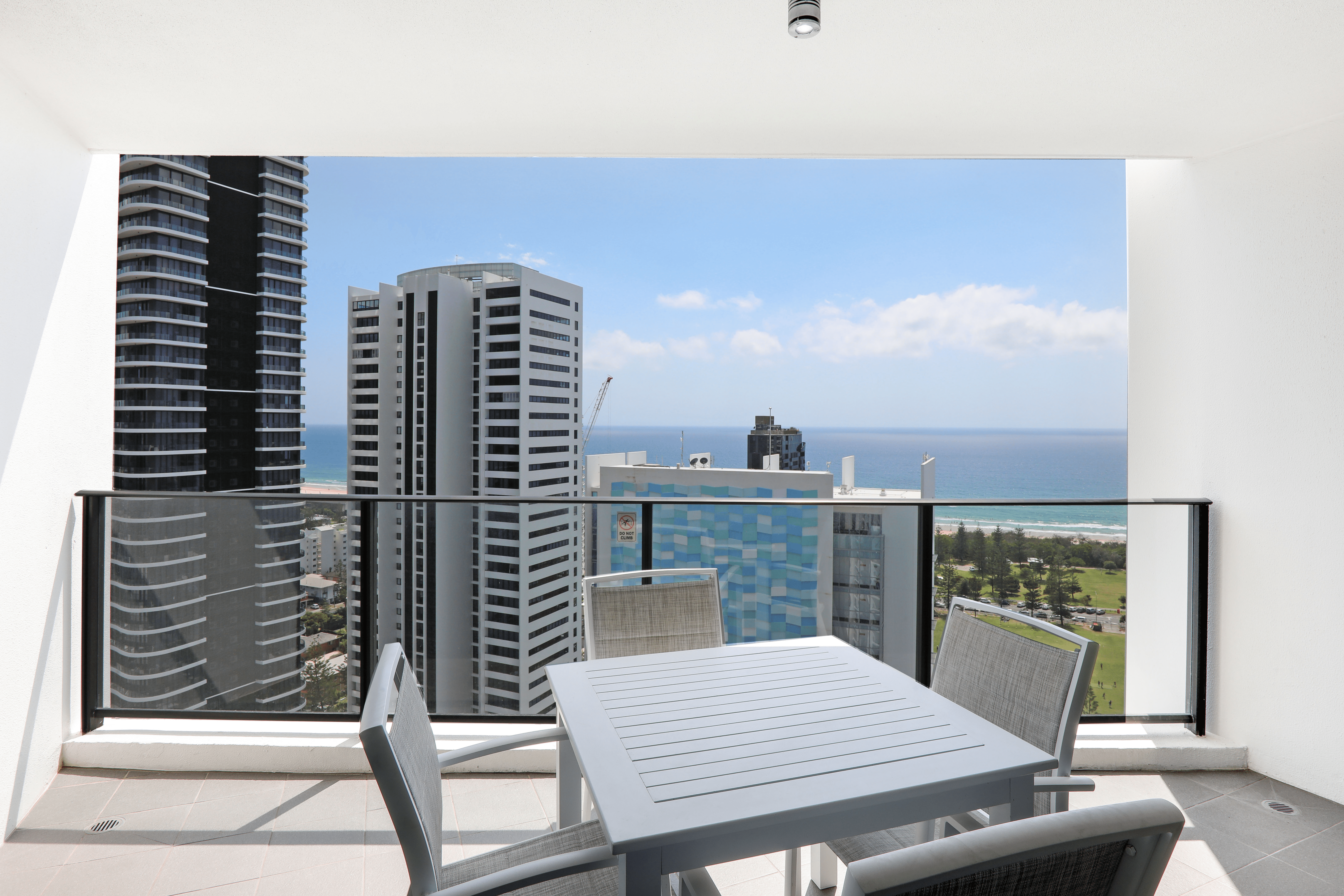 2505/22 Surf Parade, BROADBEACH, QLD 4218