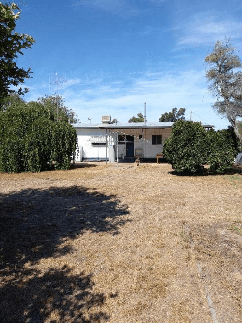 205 Henry Street, DENILIQUIN, NSW 2710