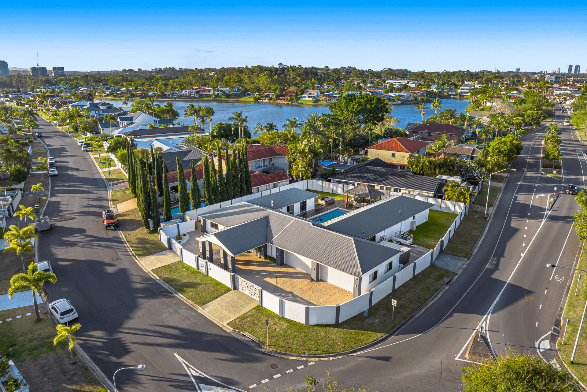 1 Cabana Boulevard, BENOWA WATERS, QLD 4217