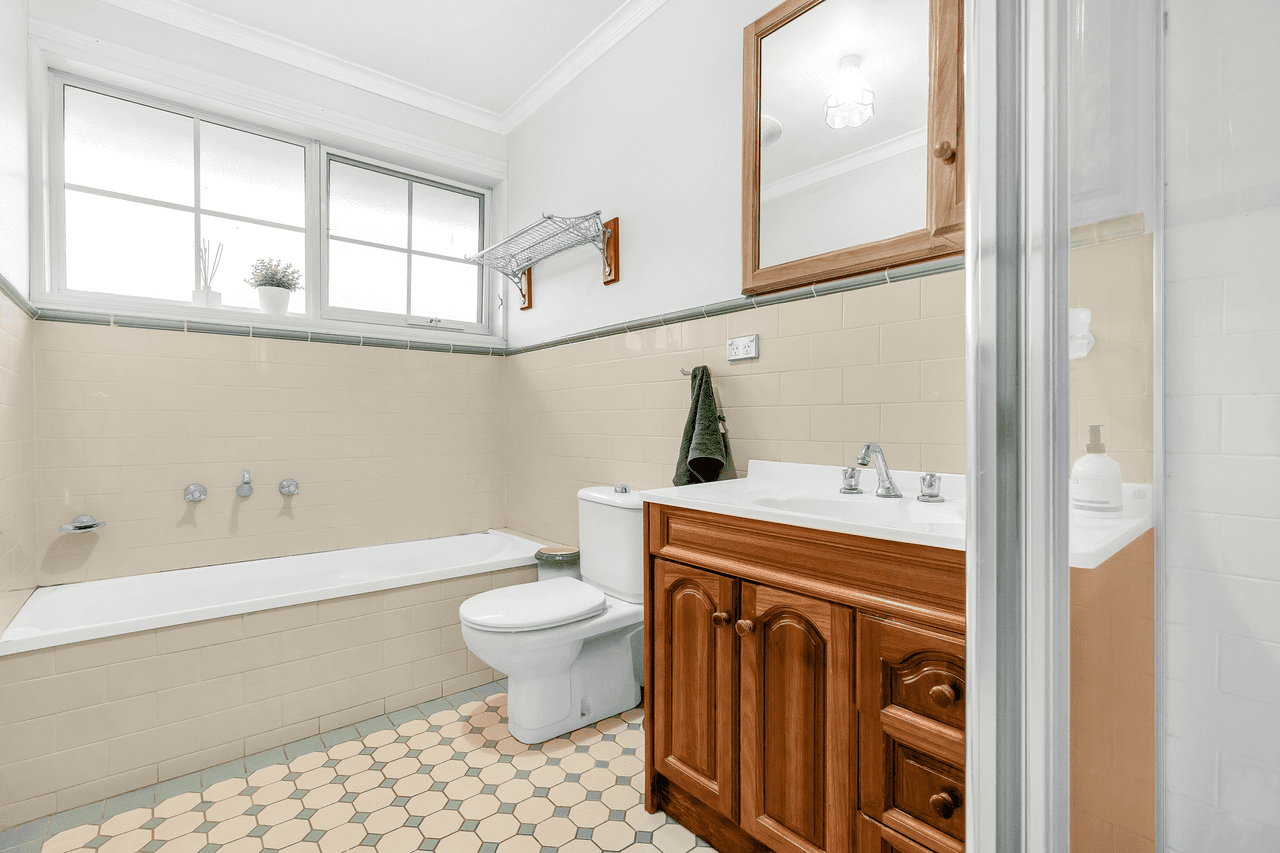 84 Deakin Street, ESSENDON, VIC 3040