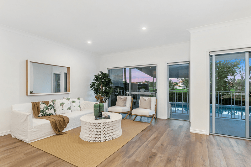 16/145 Palm Meadows Drive, Carrara, QLD 4211