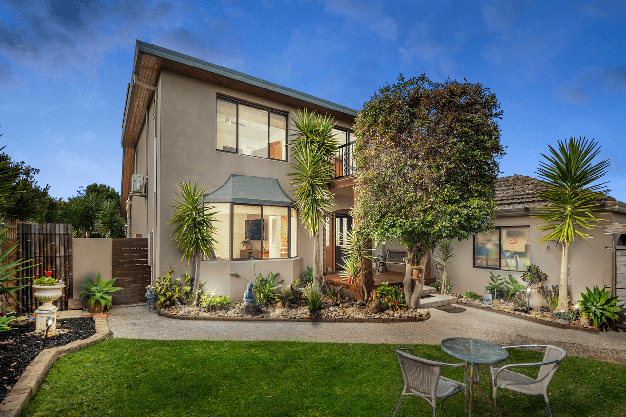 8 Burgess Drive, LANGWARRIN, VIC 3910