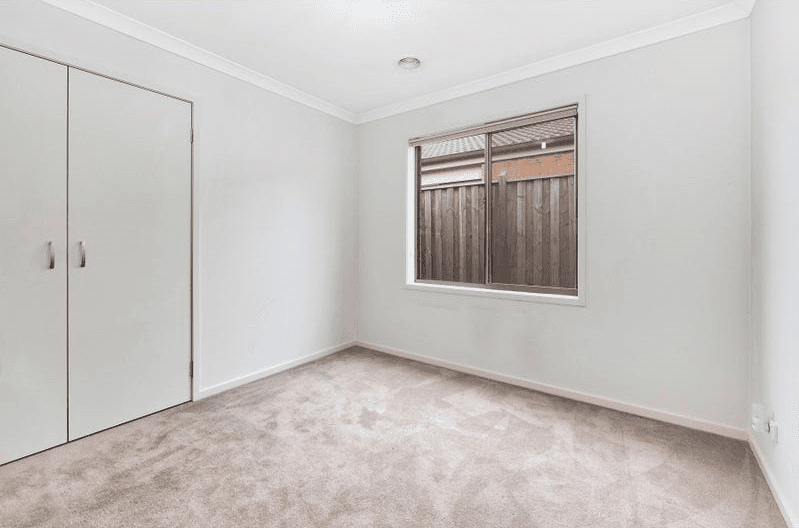 10 Guinea Flower Drive, CRANBOURNE WEST, VIC 3977