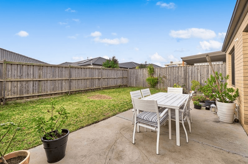 10 Guinea Flower Drive, CRANBOURNE WEST, VIC 3977