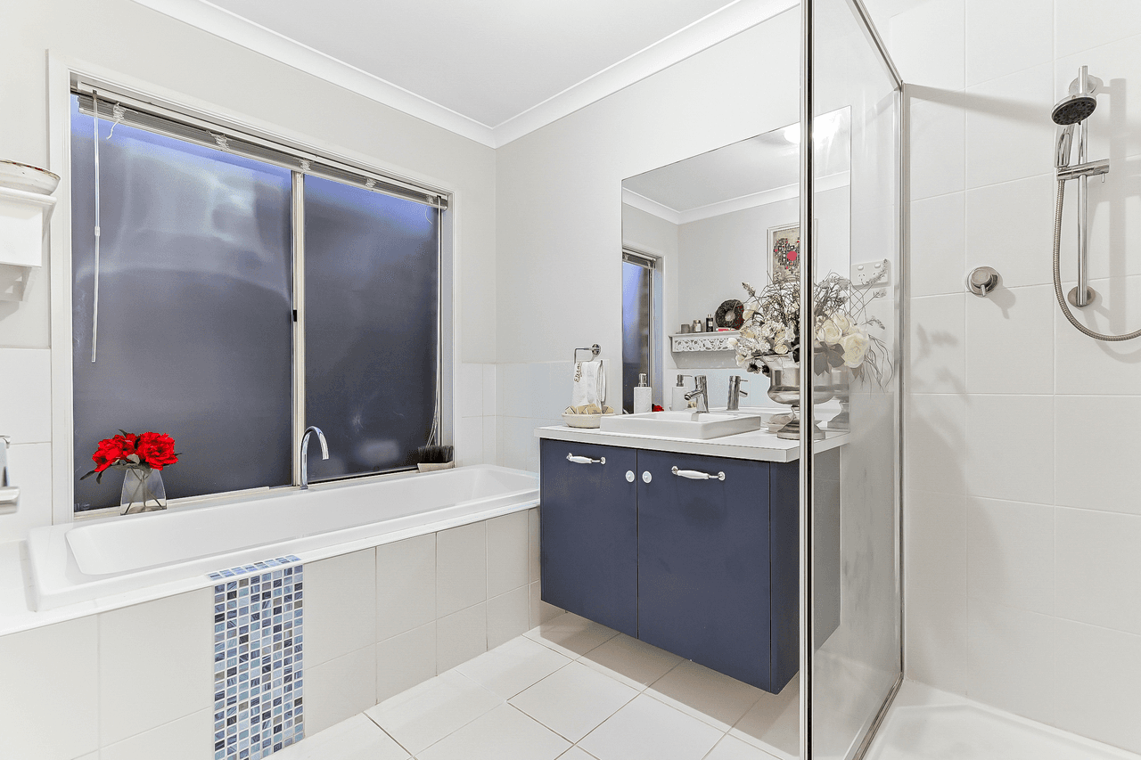 6 Danby Court, CRANBOURNE NORTH, VIC 3977