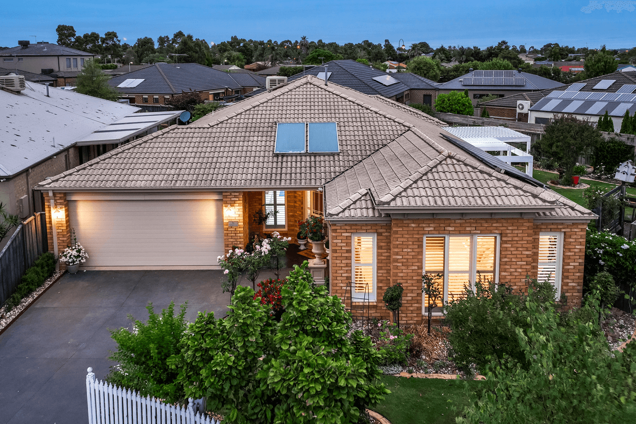 6 Danby Court, CRANBOURNE NORTH, VIC 3977