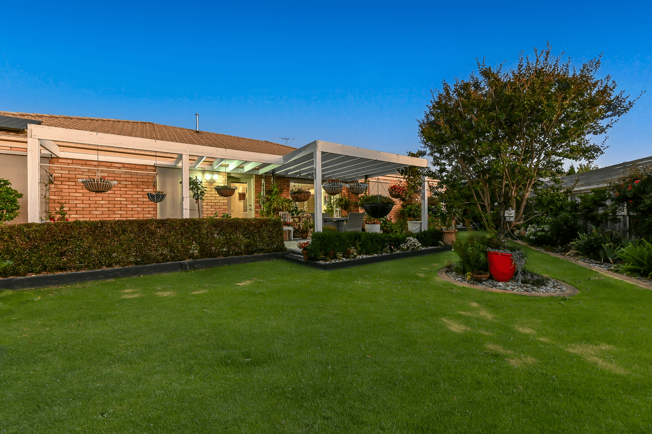 6 Danby Court, CRANBOURNE NORTH, VIC 3977