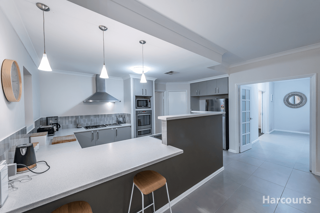 54 Mattingleys Approach, BURNS BEACH, WA 6028