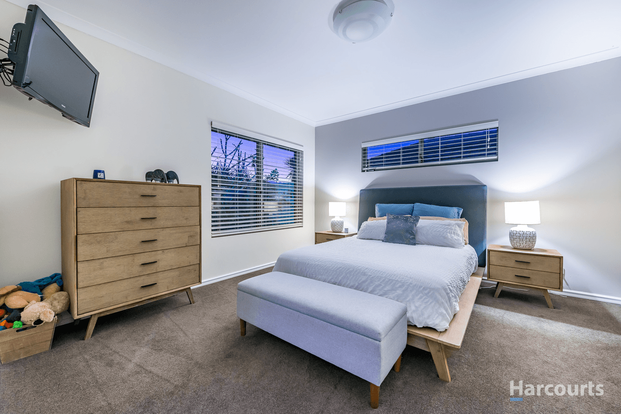 54 Mattingleys Approach, BURNS BEACH, WA 6028