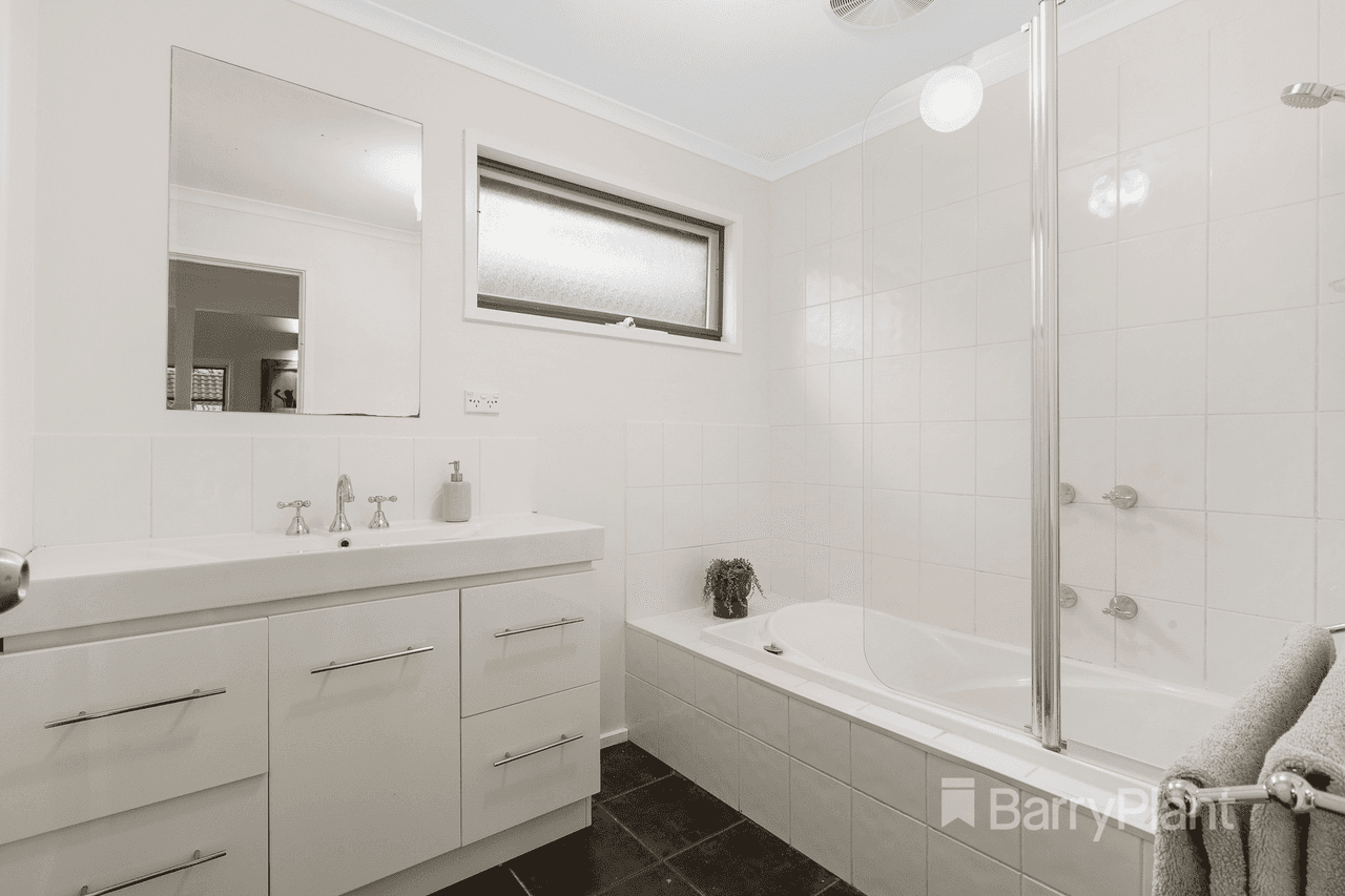 18 Karina Street, MORNINGTON, VIC 3931