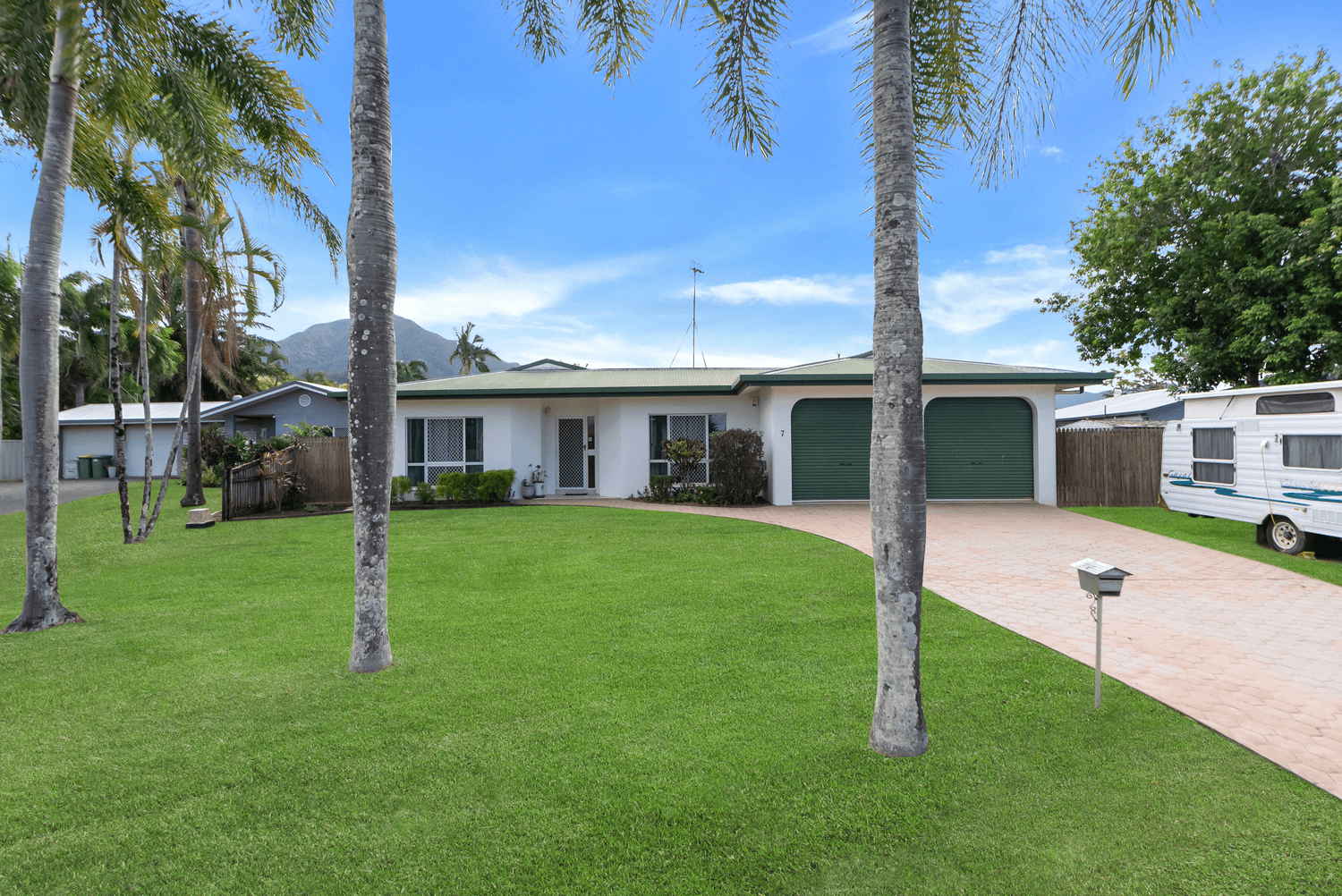 7 McRobbs Close, Edmonton, QLD 4869