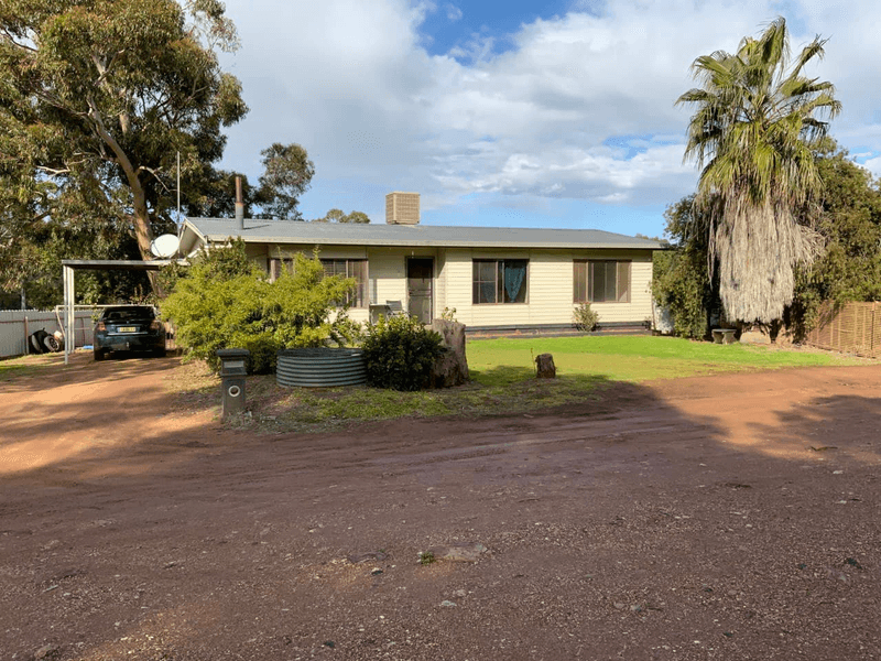 56 Parkes Road, CONDOBOLIN, NSW 2877