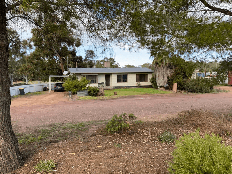 56 Parkes Road, CONDOBOLIN, NSW 2877