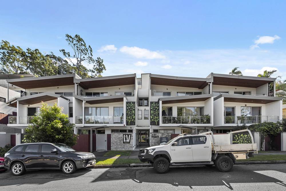 8/15 Roseglen Street, GREENSLOPES, QLD 4120