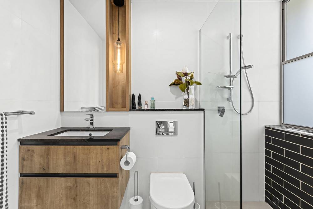8/15 Roseglen Street, GREENSLOPES, QLD 4120