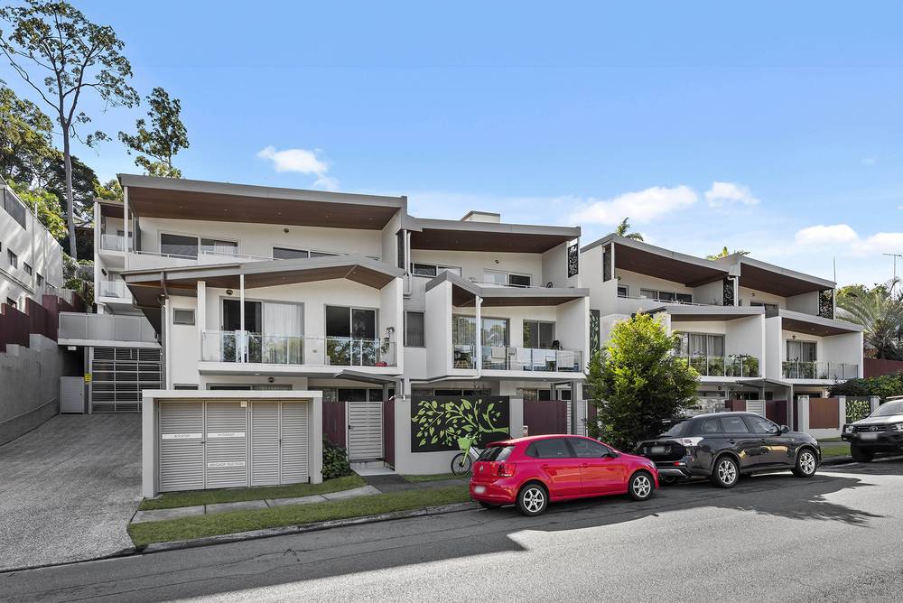 8/15 Roseglen Street, GREENSLOPES, QLD 4120