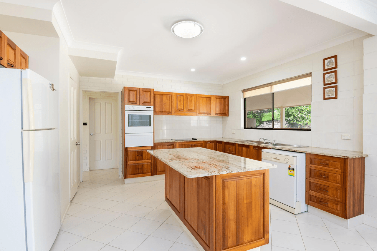 8 St Andrews Drive, WOOLGOOLGA, NSW 2456