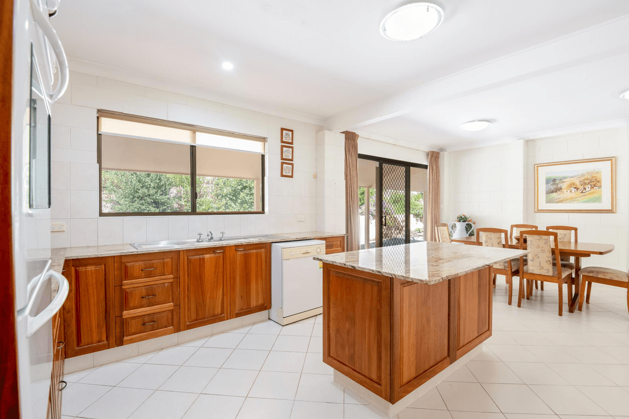 8 St Andrews Drive, WOOLGOOLGA, NSW 2456