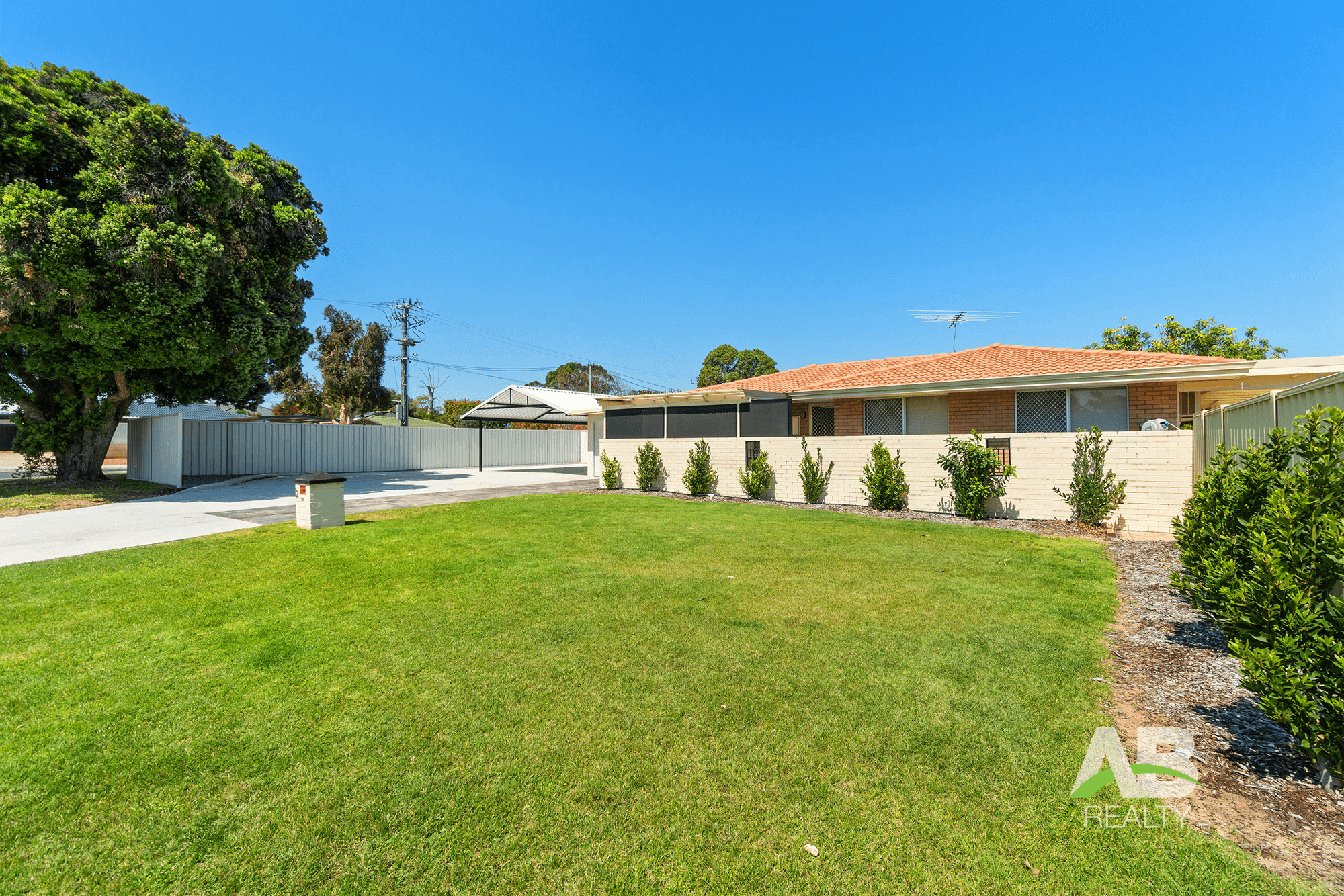 2 Toronto Place, WANNEROO, WA 6065