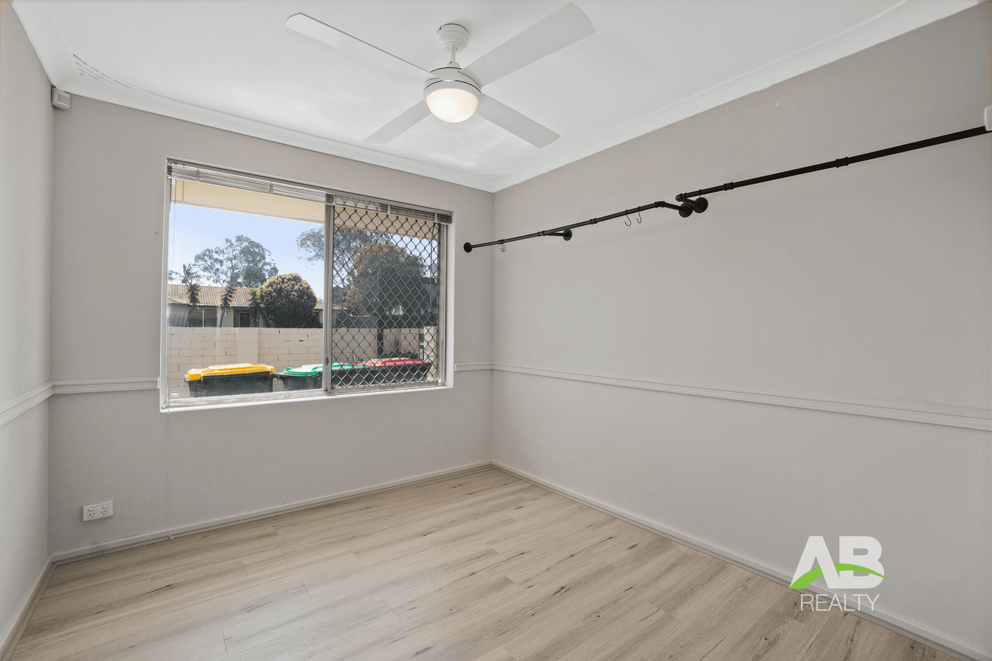 2 Toronto Place, WANNEROO, WA 6065