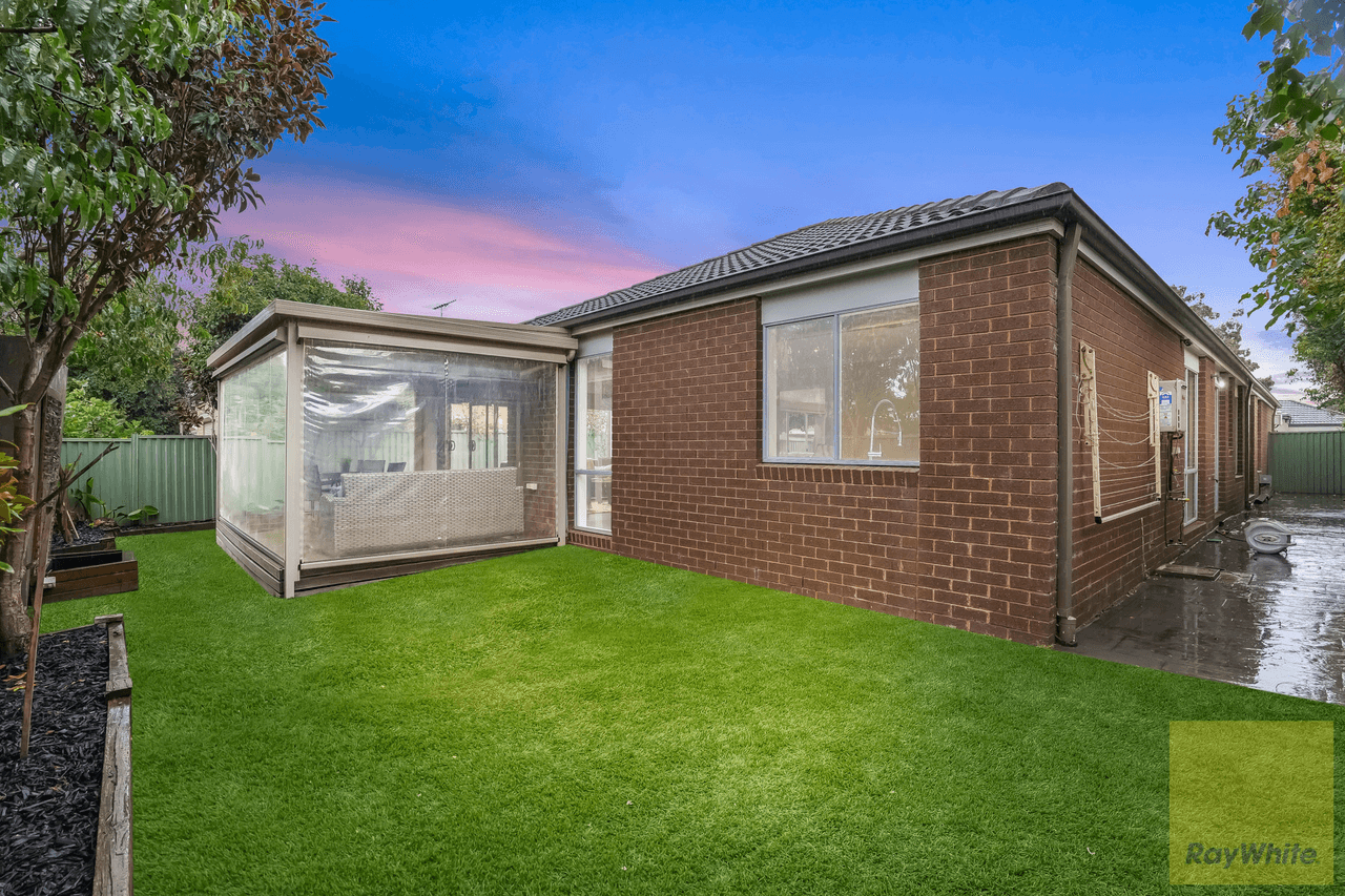 38 Dahlia Drive, CAROLINE SPRINGS, VIC 3023