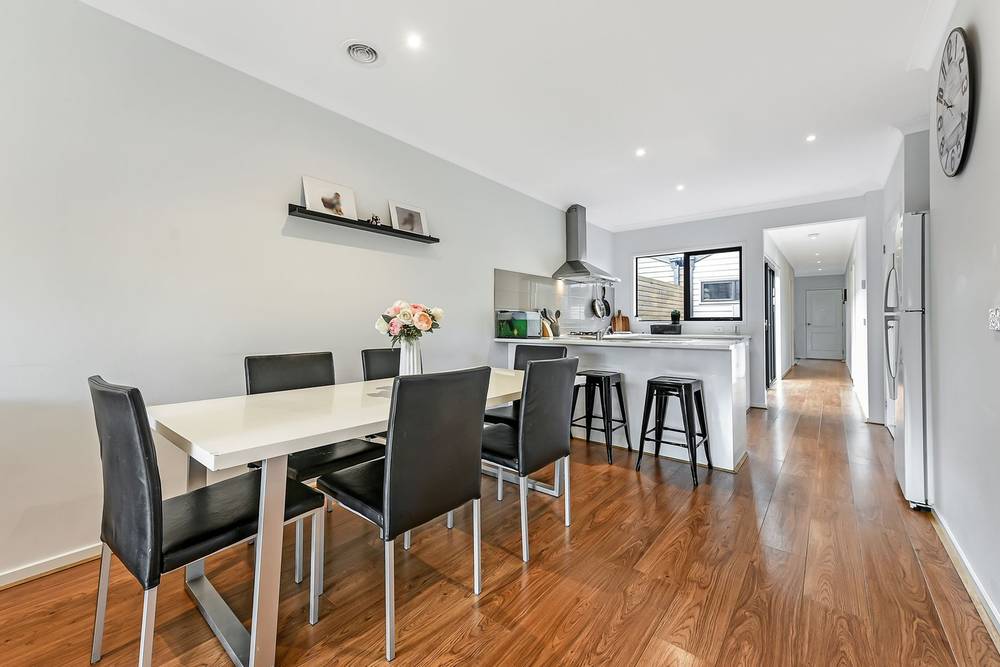 6 Solsbury Crescent, KEYSBOROUGH, VIC 3173