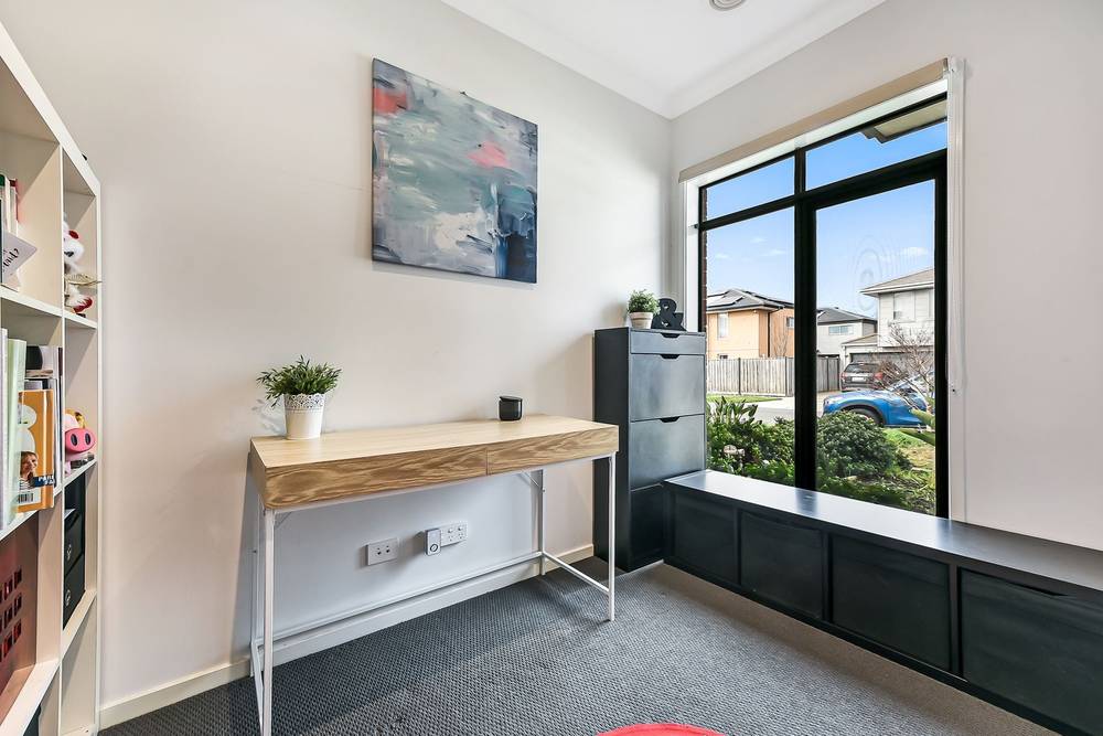 6 Solsbury Crescent, KEYSBOROUGH, VIC 3173