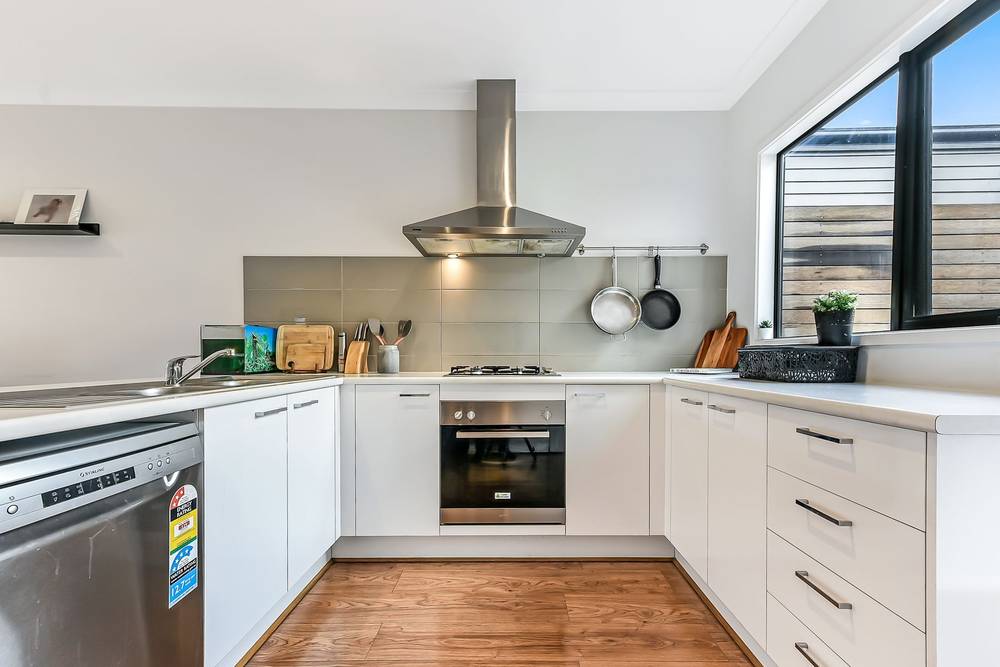 6 Solsbury Crescent, KEYSBOROUGH, VIC 3173