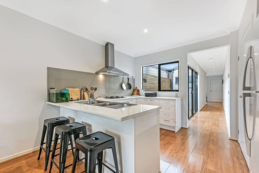 6 Solsbury Crescent, KEYSBOROUGH, VIC 3173
