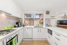 4 Eudonia Court, ELANORA, QLD 4221