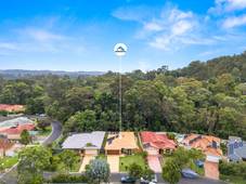 4 Eudonia Court, ELANORA, QLD 4221