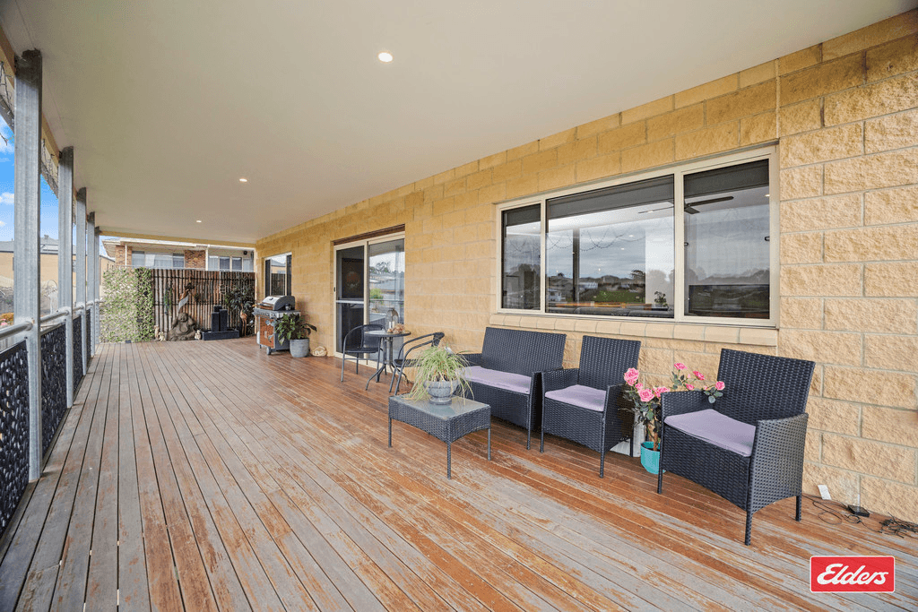 14 Eccles Way, LEONGATHA, VIC 3953