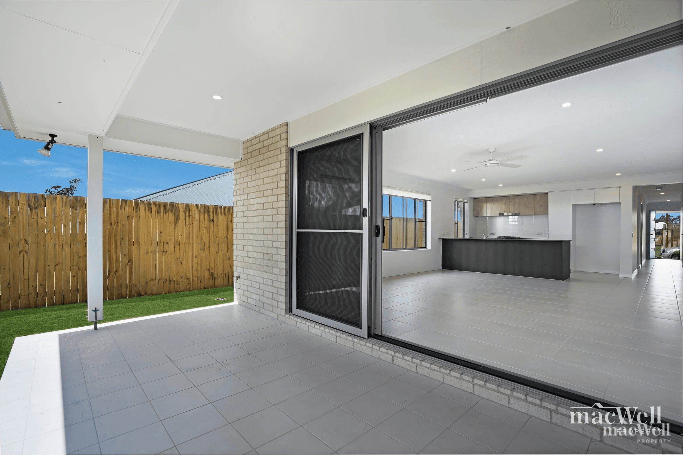 18 Franklin Avenue, Park Ridge, QLD 4125