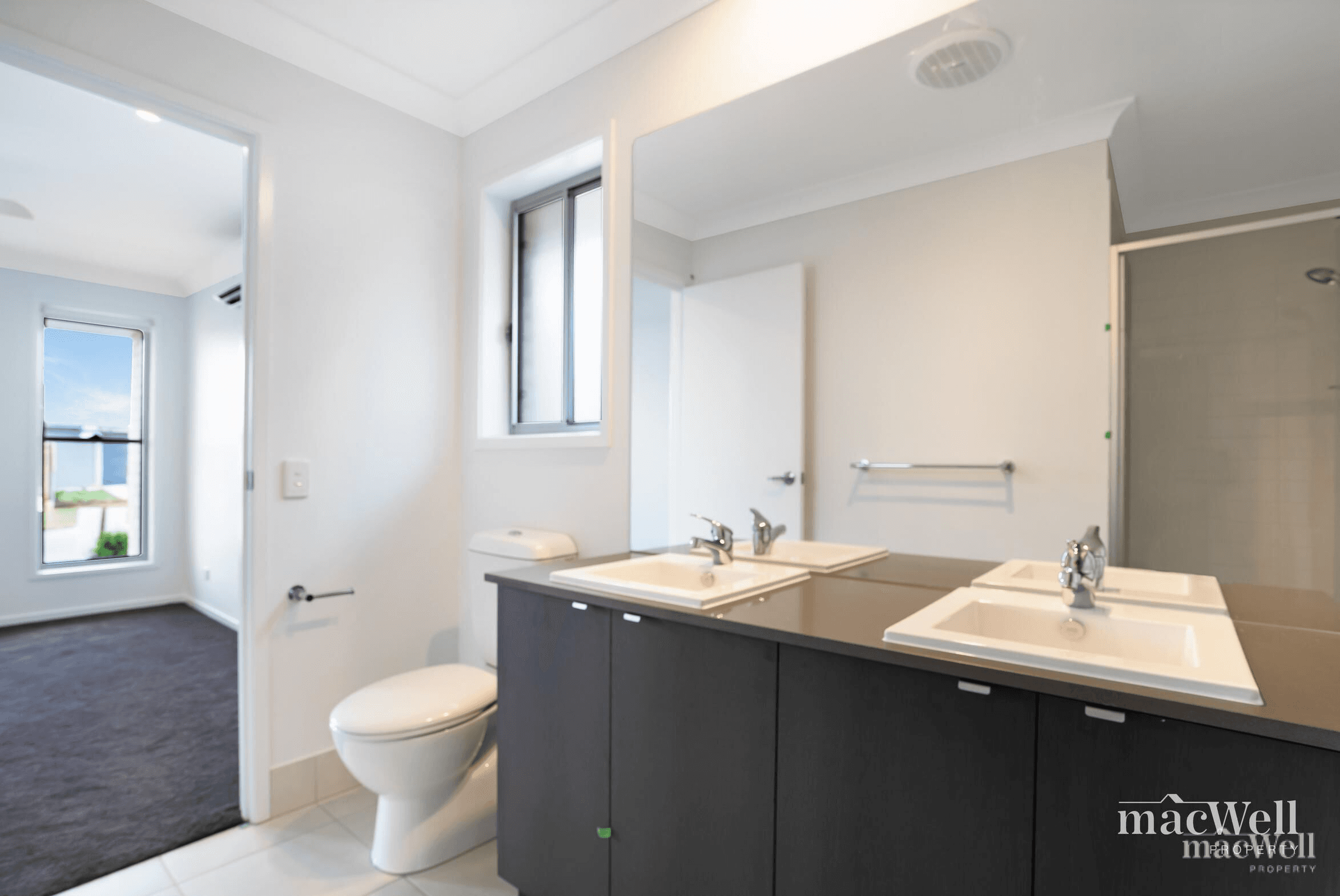 18 Franklin Avenue, Park Ridge, QLD 4125
