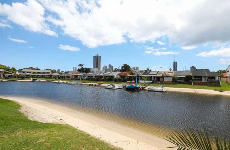 2/17-19 Aquila Court, MERMAID WATERS, QLD 4218