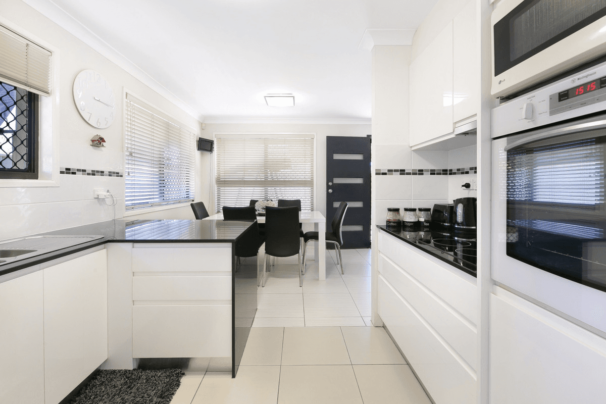 13 Hepworth Street, Arundel, QLD 4214