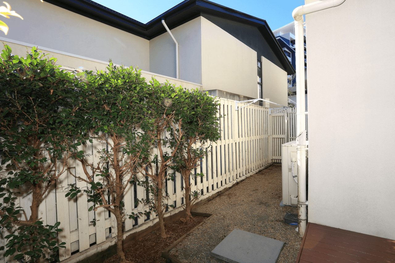 72 Easthill Drive, Robina, QLD 4226