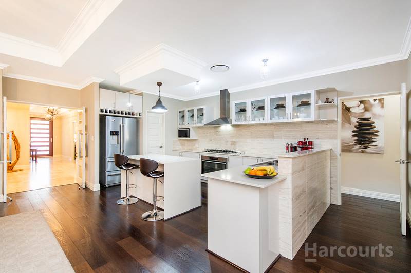 11 Jennerae Bend, HALLS HEAD, WA 6210