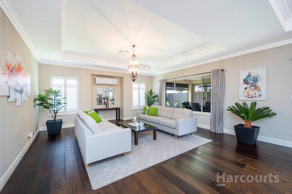 11 Jennerae Bend, HALLS HEAD, WA 6210