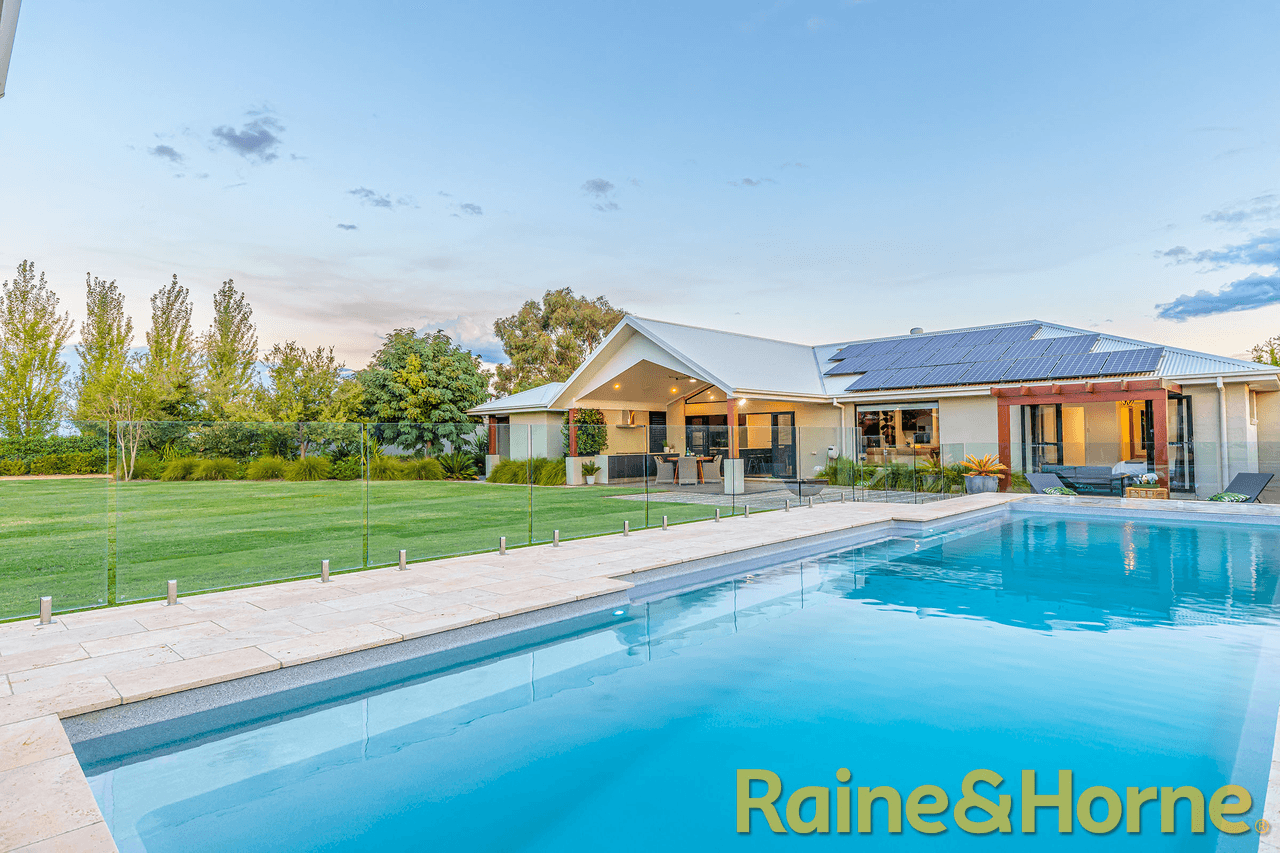 16 Crossroads Drive, DUBBO, NSW 2830