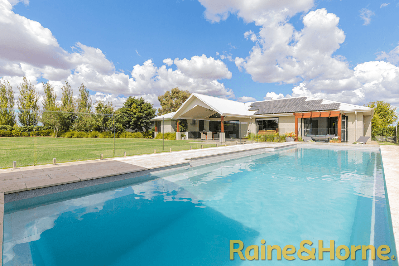 16 Crossroads Drive, DUBBO, NSW 2830