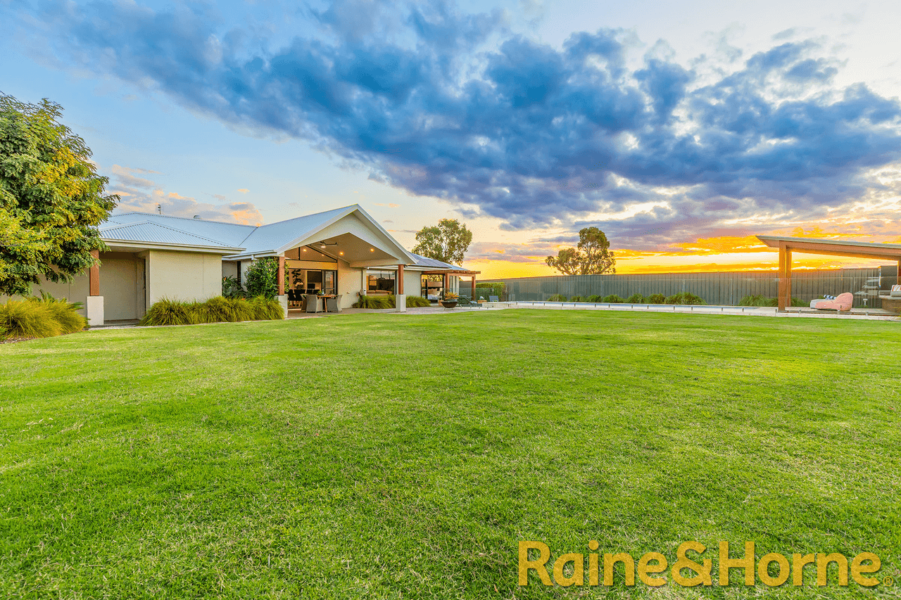 16 Crossroads Drive, DUBBO, NSW 2830