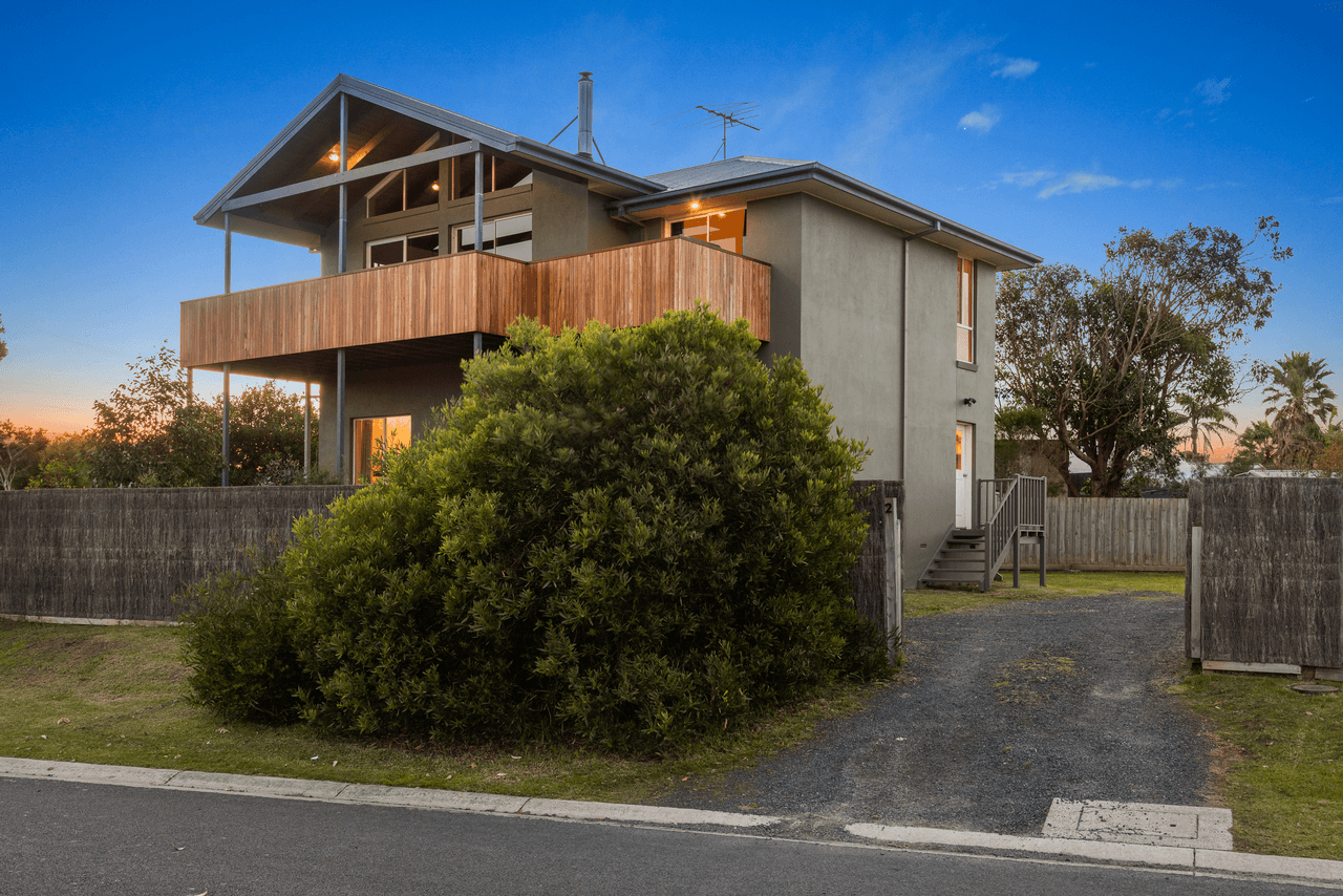 2 Surfers Drive, CAPE WOOLAMAI, VIC 3925