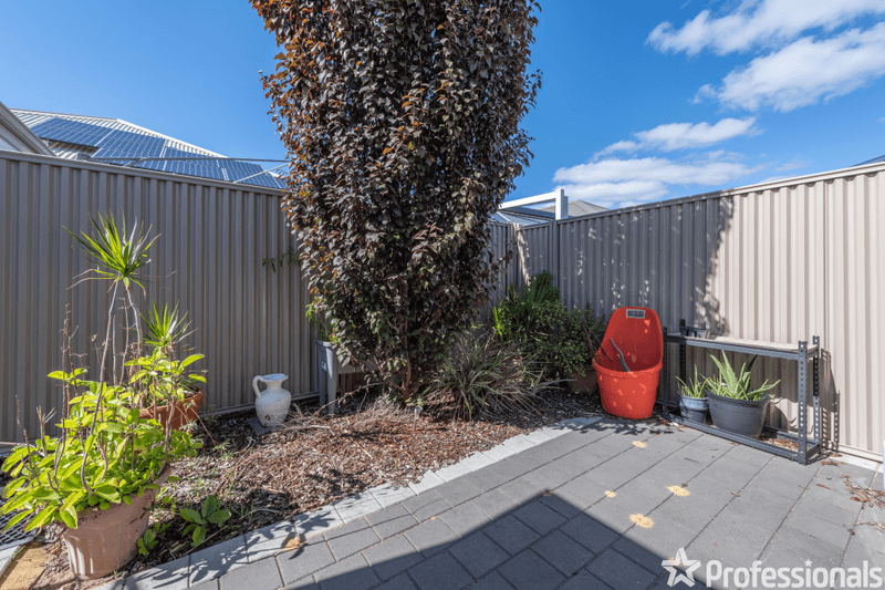 4 Clegg Road, KWINANA TOWN CENTRE, WA 6167