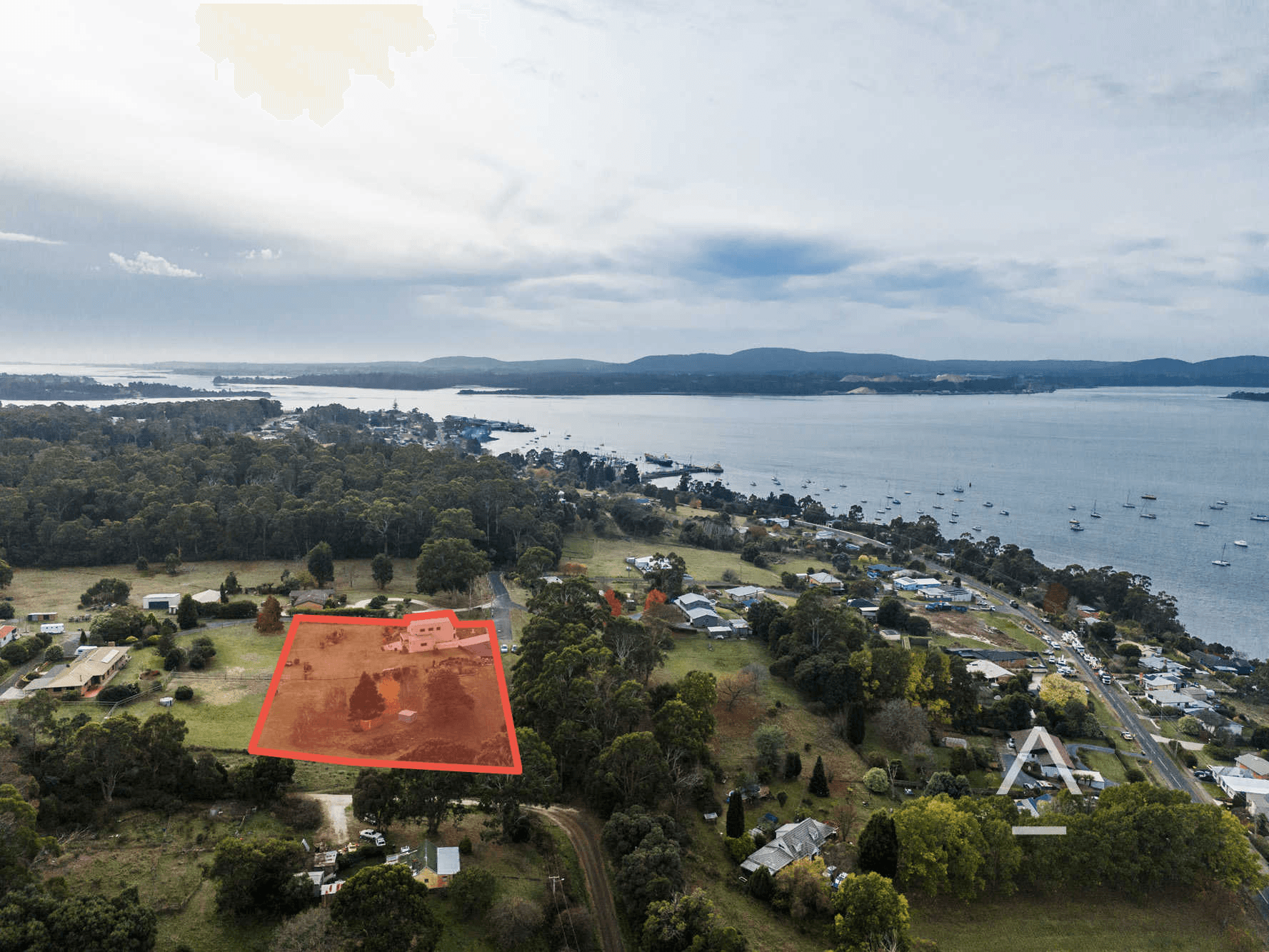 14 Augustus Street, Beauty Point, TAS 7270