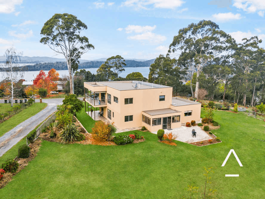 14 Augustus Street, Beauty Point, TAS 7270