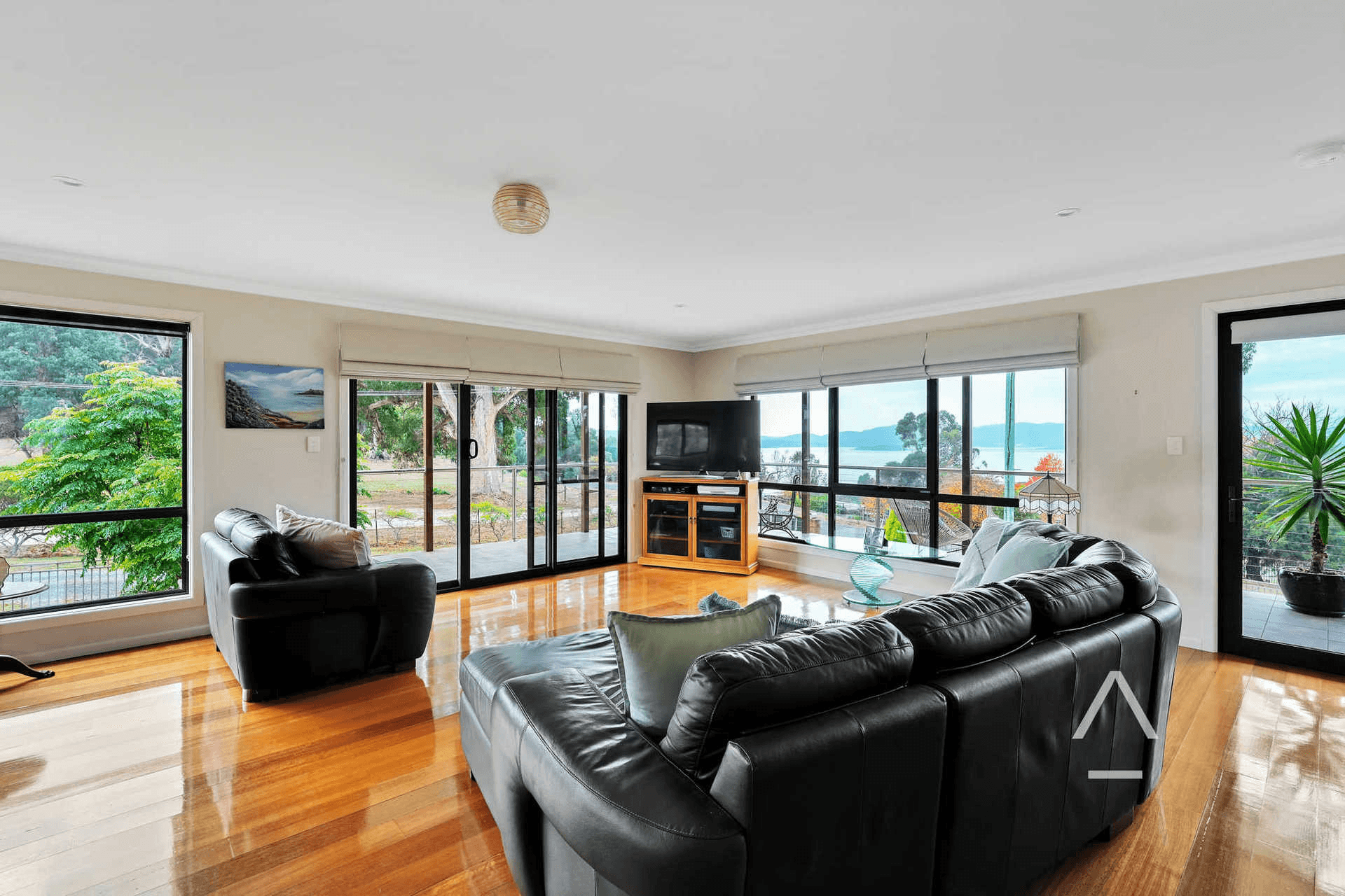 14 Augustus Street, Beauty Point, TAS 7270