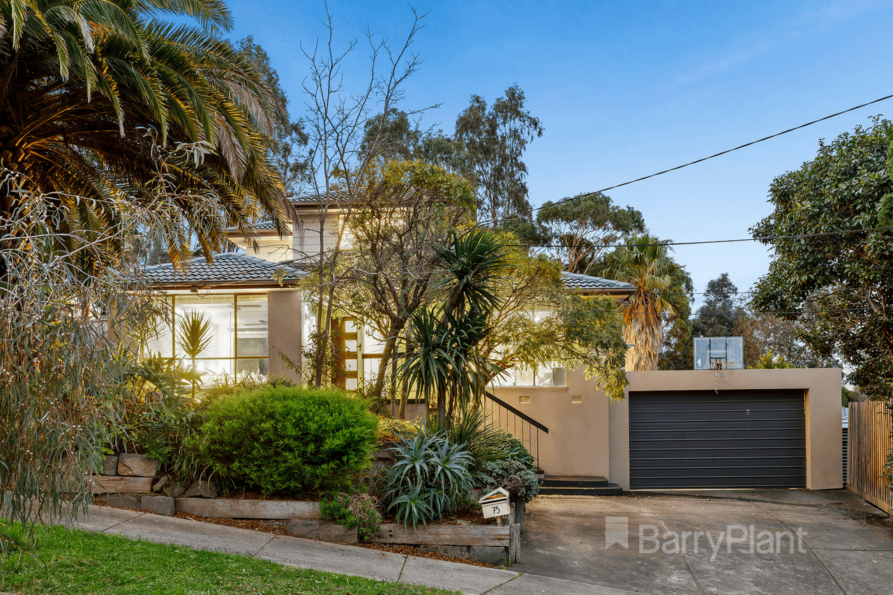 75 Pinehills Drive, Greensborough, VIC 3088