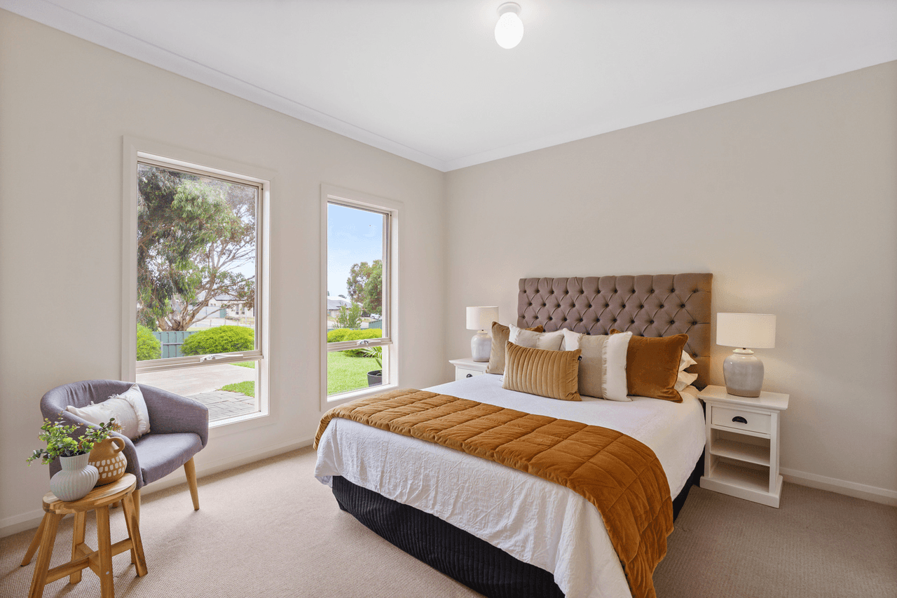 16 Scarlett Court, ENCOUNTER BAY, SA 5211