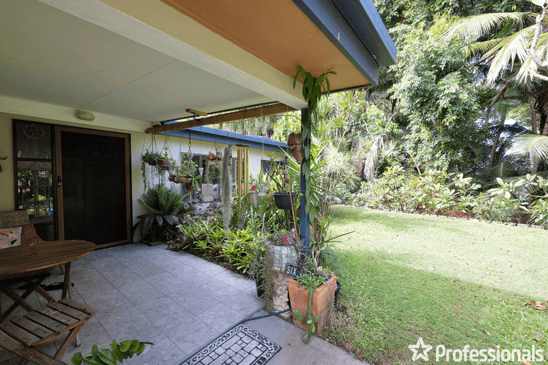 6 Blacks Beach Road, BLACKS BEACH, QLD 4740